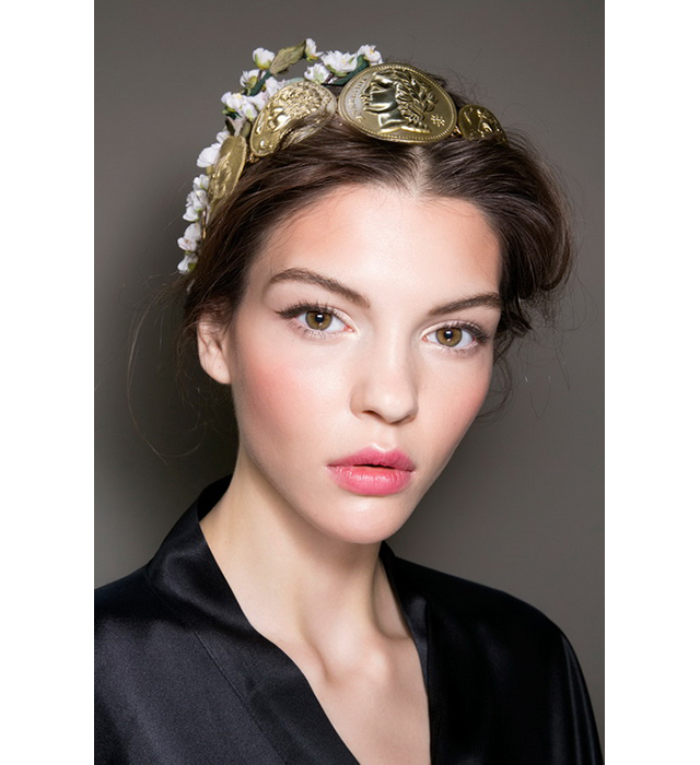 Dolce-Gabbana-Holiday-2014-2015-Make-Up-Collection-1