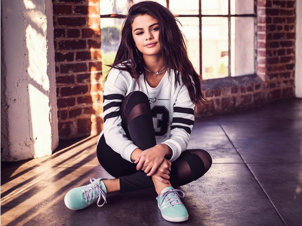 Selena-Gomez-Adidas-Neo-collection-City-Life-1