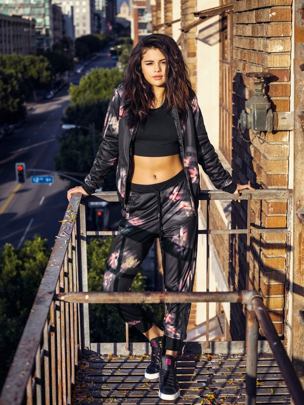 Selena-Gomez-Adidas-Neo-collection-City-Life-6