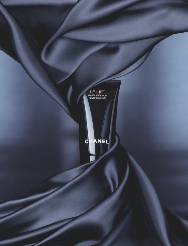 Chanel Le Lift Skin-Recovery Sleep Mask 1