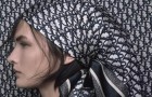 Christian Dior выпустили коллекцию шелковых платков и рассказали, как их носить